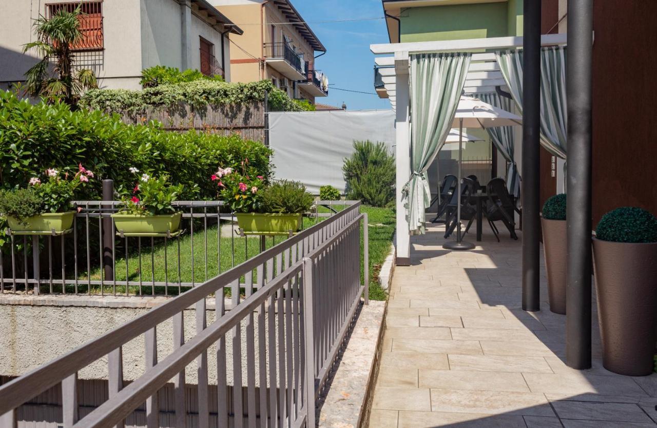 Blau Vacanze Peschiera del Garda Exteriör bild
